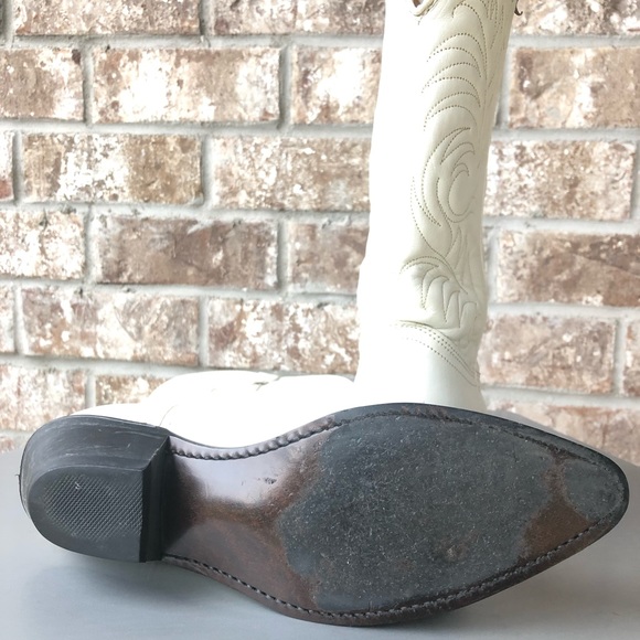 SOLD  Vintage ACME White Cowboy Boots - Picture 6 of 6